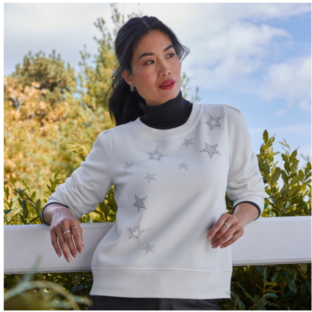 Women’s Northern Reflections Star Studded Puff Sleeve Sweatshirt